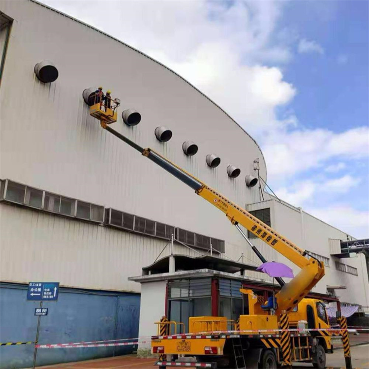 池州贵池高空作业车出租服务：专业广告牌安装解决方案